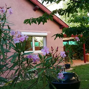 villa-seignemartin.hotels-rhonealpes.com/