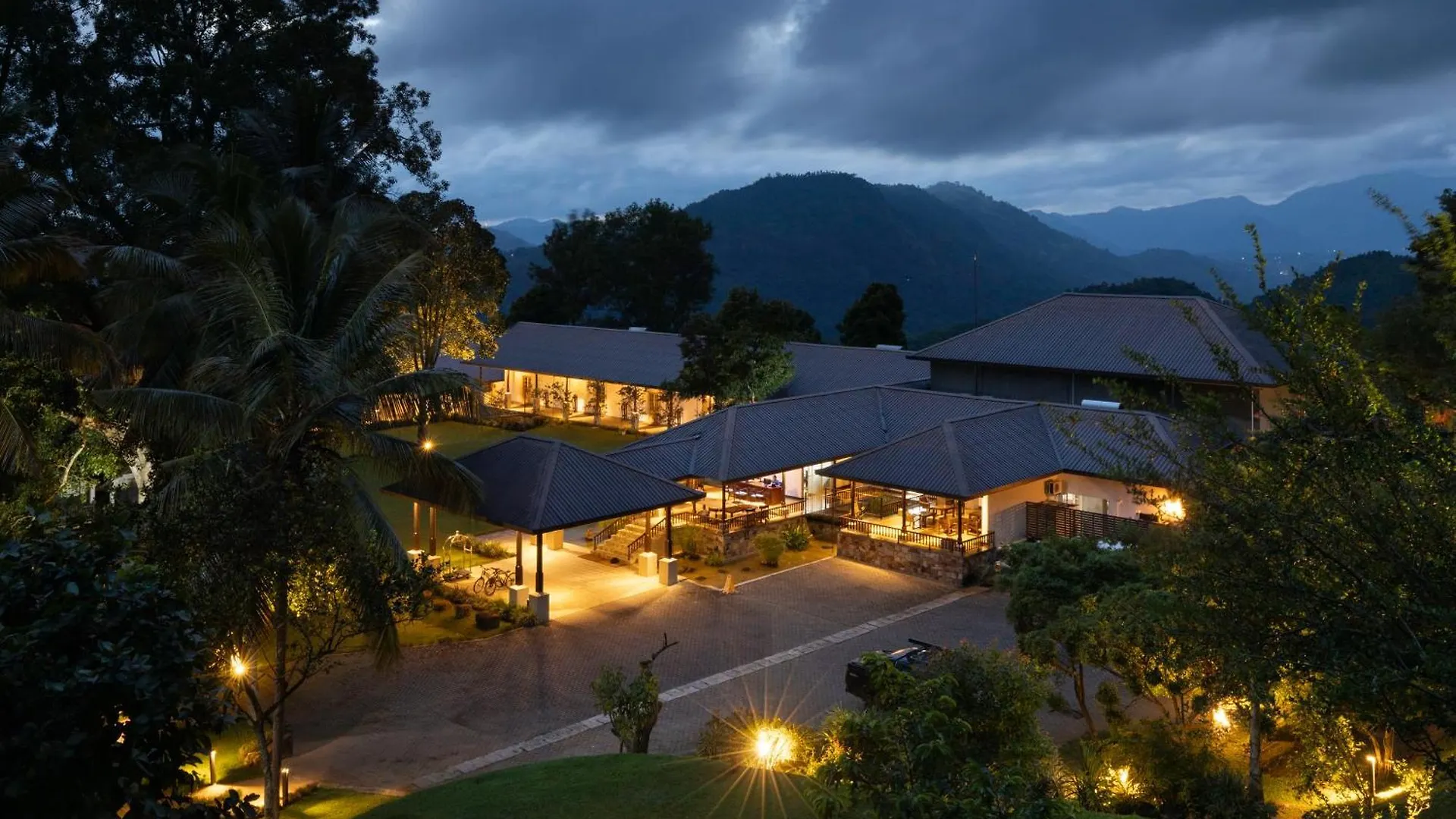 ***** ホテル Simpson'S Forest - Luxury Boutique Resort & Spa - キャンディー スリランカ