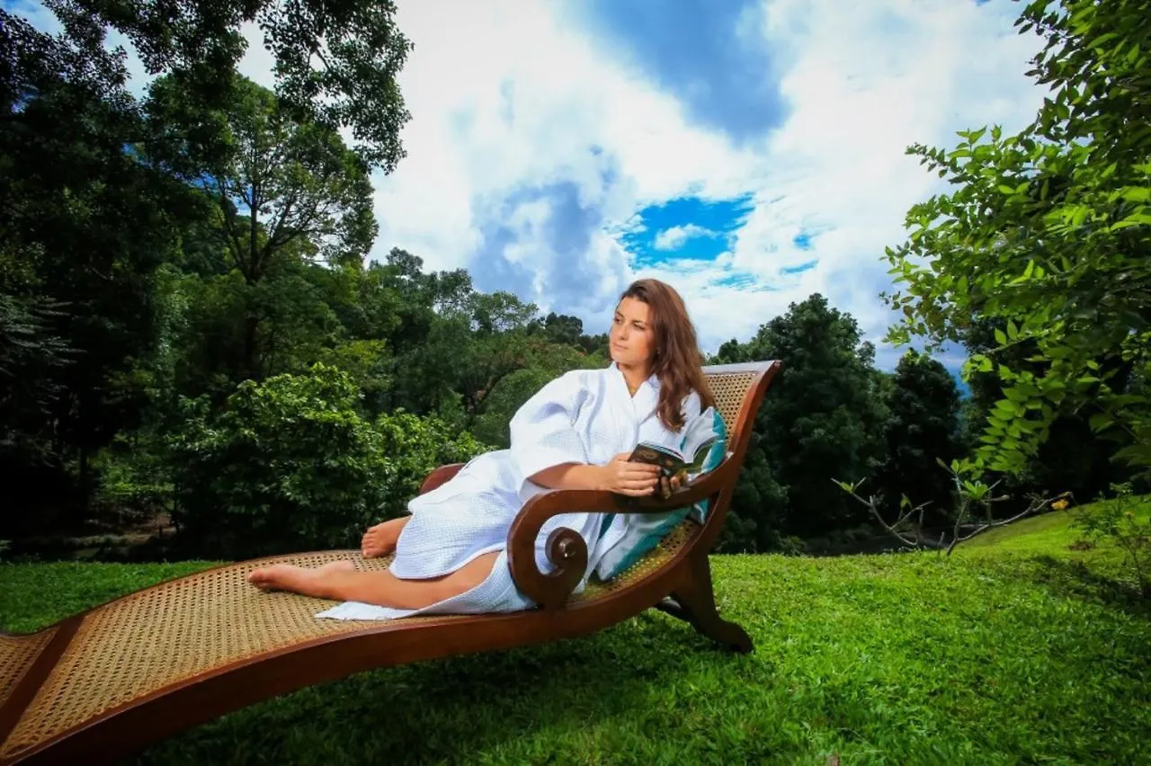ホテル Simpson'S Forest - Luxury Boutique Resort & Spa - キャンディー
